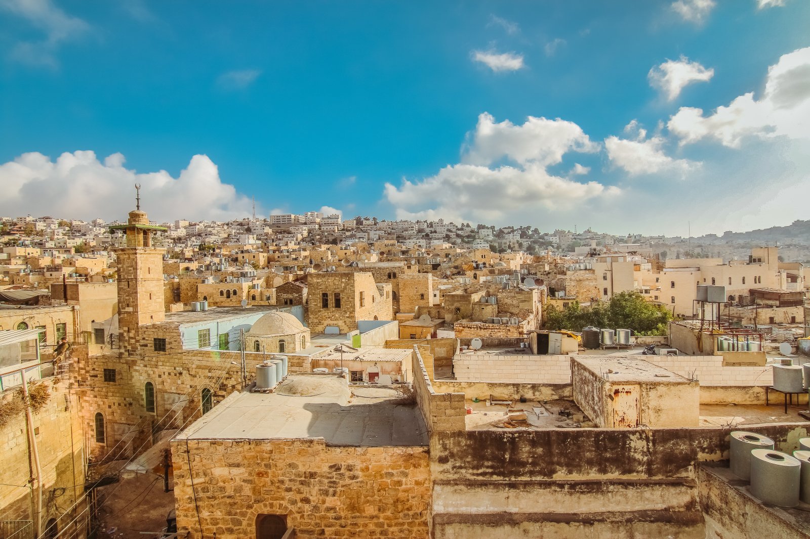 Hebron – nayef hammouri / Shutterstock