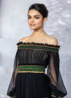 Rachel Zegler, Londýn (7.3.2023) – Loredana Sangiuliano / Shutterstock