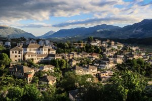 Gjirokastër – Dave Primov / Shutterstock