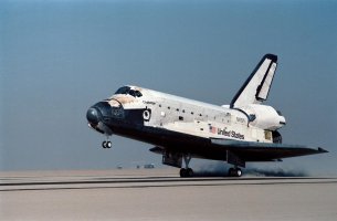 Přistání raketoplánu Challenger a ukončení mise STS-61A. (6.11.1985) – NASA