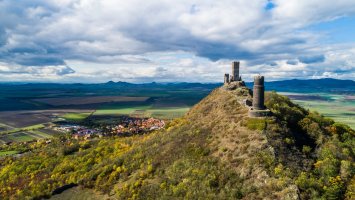 Hazmburk – konradkerker / Shutterstock