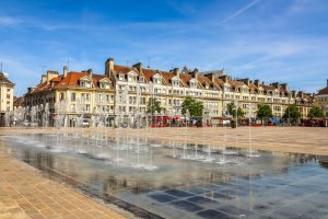 Beauvais – Arndale / Shutterstock