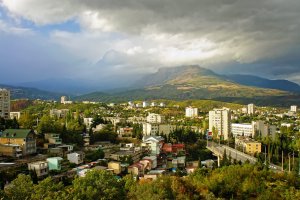 Alušta – Fed24 / Shutterstock