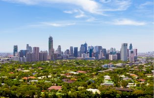Manila – KieferPix / Shutterstock