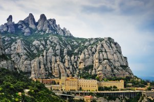 Montserrat, hora a klášter – lipsky / Depositphotos