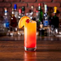 Tequilla sunrise – Brent Hofacker / Shutterstock