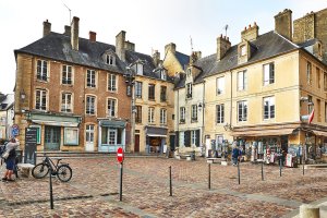Bayeux – Miroslav Denes / Shutterstock