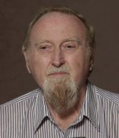 Britský ekonom Clive William John Granger (1934–2009) pózuje k fotografii k Nobelově ceně, Christchurch (9.10.2003) – Profimedia.CZ