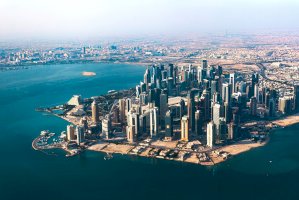 Letecký pohled na Dauhá – Radoslaw Prekurat / Unsplash