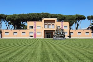 Cinecittà, budova studií – Korvil / Shutterstock