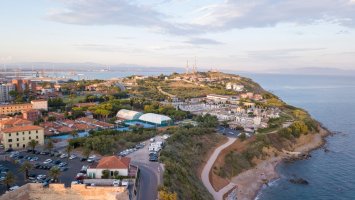 Piombino – MASSIVECESARE / Shutterstock
