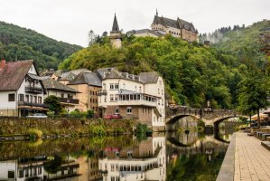 Vianden, Lucembursko – ciwoa / Shutterstock