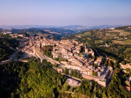 Urbino – cristian ghisla / Shutterstock