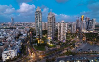 Bat-jam – Roofsoldier / Shutterstock