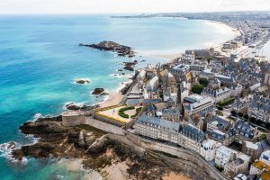 Saint-Malo – Kamila Koziol / Shutterstock
