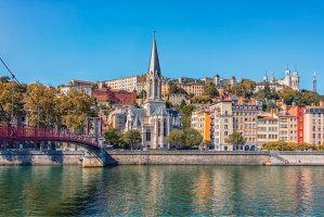 Lyon – Stockbym / Shutterstock