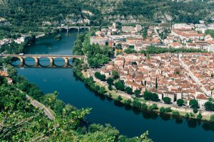 Cahors – valeriiaarnaud / Shutterstock