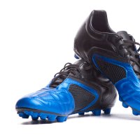 Kopačky na fotbal – Alexander Mak / Shutterstock