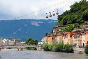 Grenoble – karnizz / Shutterstock