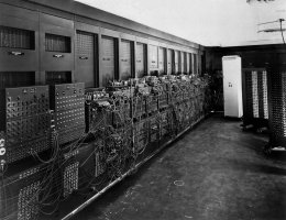 Elektronkový počítač ENIAC (asi 1946) – Everett Collection / Shutterstock