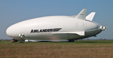 Airlander, Cardington, Bedfordshire, UK (9.4.2017) – IanC66 / Shutterstock