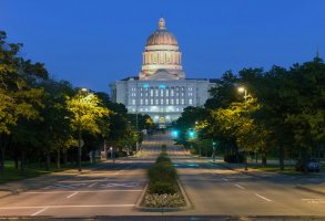 Jefferson City – Real Window Creative / Shutterstock