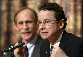 Roderick MacKinnon na tiskové konferenci Nobelových laureátů, Stockholm, 7. 12. 2003 – Profimedia.CZ