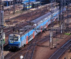 Elektrická jednotka 470.003/4 („Kraken“), Praha (19.2.2010) – Profimedia.CZ