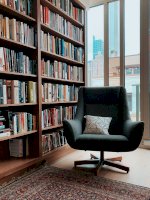 Knihovna – Jon Tyson / Unsplash