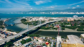 Butterworth – shutterspeakstudio / Shutterstock