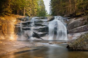 Mumlavský vodopád – Pinus-piotrek / Shutterstock