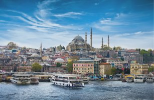 Istanbul – Seqoya / Shutterstock