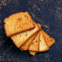 Suchary – PRASANNAPIX / Shutterstock