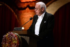 Tomas Lindahl během Nobelova banketu, Stockholm, 10. 12. 2015 – FREDRIK SANDBERG / Profimedia.CZ