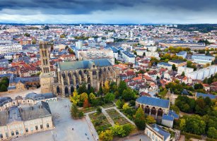 Limoges – Iakov Filimonov / Shutterstock