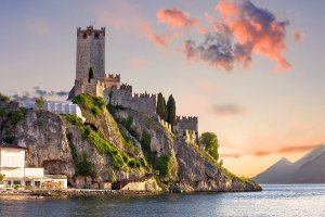 Castello Scaligero – xbrchx / Shutterstock