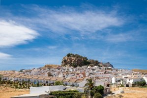 Ardales – AlexeMarcel / Shutterstock