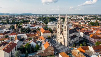 Wiener Neustadt – Alexandr Medvedkov / Shutterstock