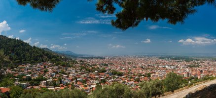 Akhisar – daphnusia / Shutterstock