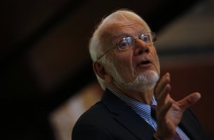 Thomas A. Steitz vystupuje na Vienna Seminar of Nobel Laureates, Vídeň, 17. 10. 2012 – Profimedia.CZ