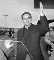 Marlon Brando, Paříž, Orly (15.4.1963) – AFP PHOTO / Profimedia.CZ
