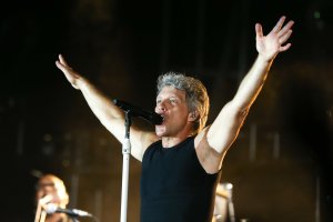 Jon Bon Jovi na koncertě v Endicottu (New York), 18. 8. 2017 – Debby Wong / Shutterstock