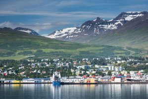 Akureyri – TRphotos / Shutterstock