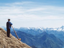 Alpský roh – Olga Niekrasova / Shutterstock