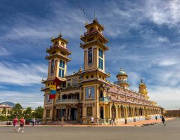 Svatyně sekty Cao Dai – Hung Nguyen Long / Shutterstock