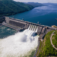 Přehradní hráz – Evgeny_V / Shutterstock