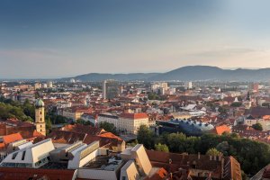 Graz – Kanuman / Shutterstock