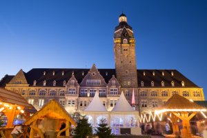 Remscheid, radnice v adventní době – Tobias Arhelger / Shutterstock