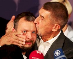 Marek Prchal a Andrej Babiš po volebním úspěchu (říjen 2017) – Dan Materna / MAFRA / Profimedia.CZ