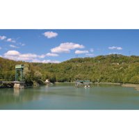 Génissiat – vouvraysan / Shutterstock